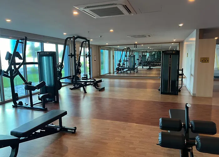Spacious 2br With Sofa Beds, Free Pools & Gym Access Near Moa, Okada & Airport *